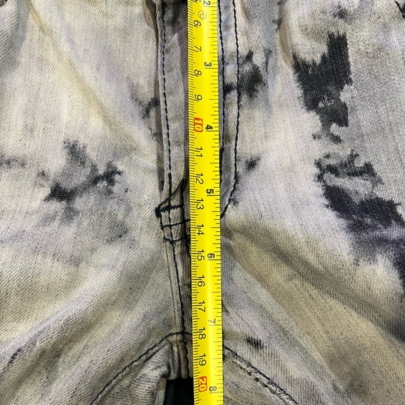 Machine Distressed Ripped Stonewashed Straight Leg Gray and Black Jeans Size 9 - Picture 9 of 13